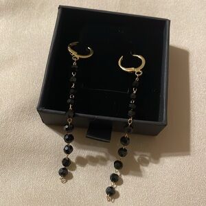 Black dangles earrings